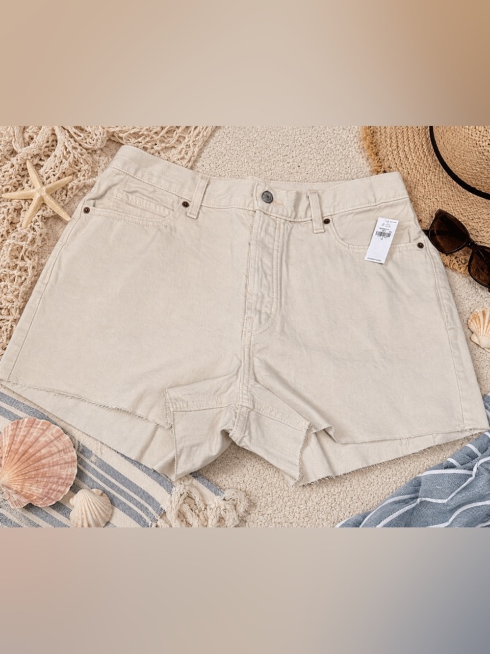 Old Navy High Rise Slouchy Straight Cutoff Denim Shorts NWT Women 12 Cream Ivory